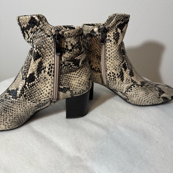 Franco Sarto Rocky Snake Skin Bootie Women’s Size 7.5 - Picture 8 of 8